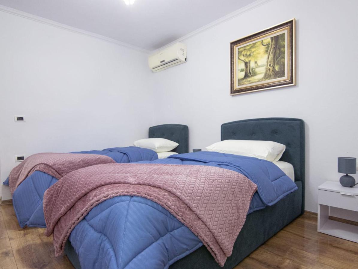 Apartment Dea's Center Tirana